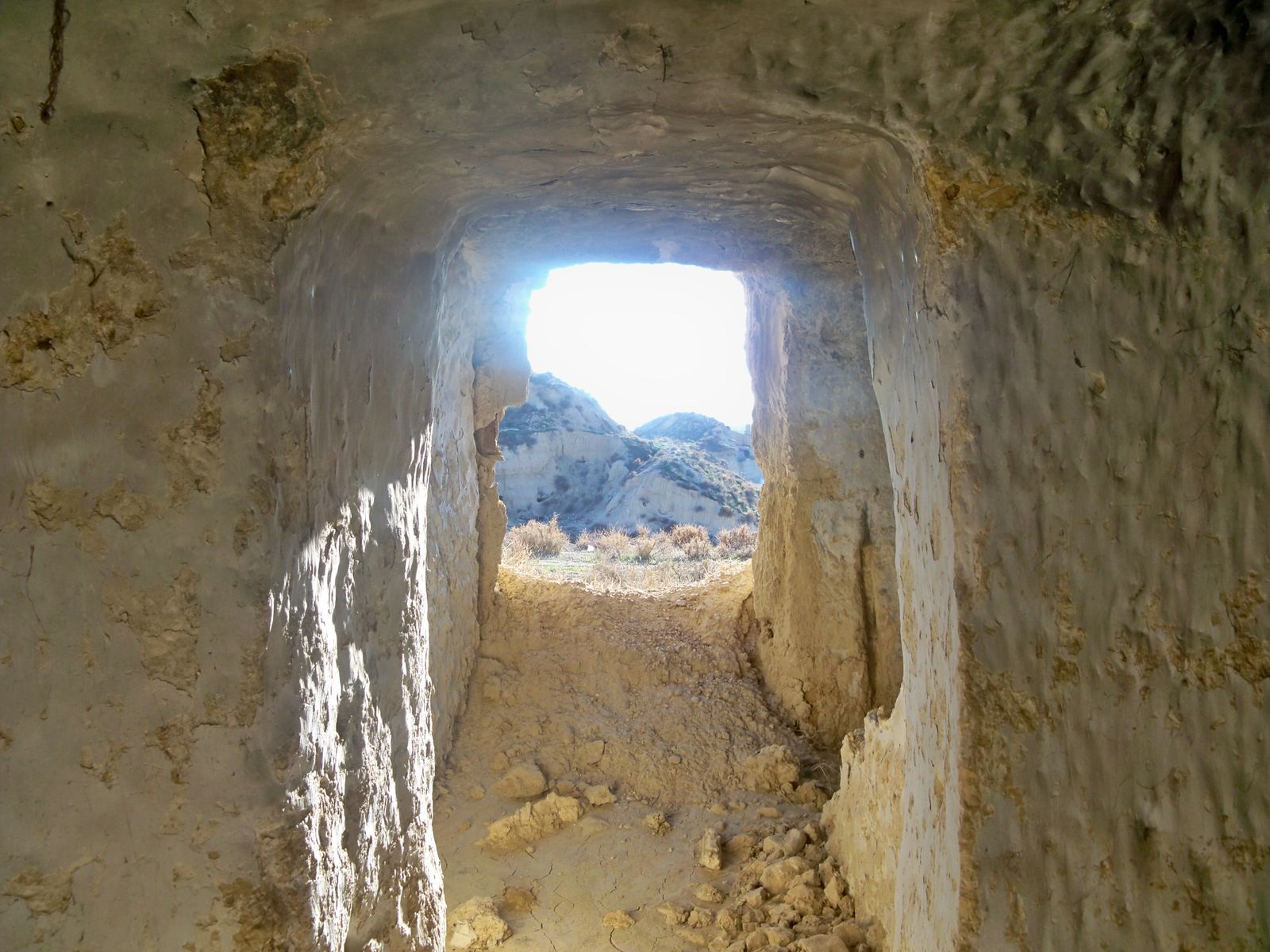 Las cuevas okupadas del Serrallo acumulan más de 15 expedientes urbanísticos