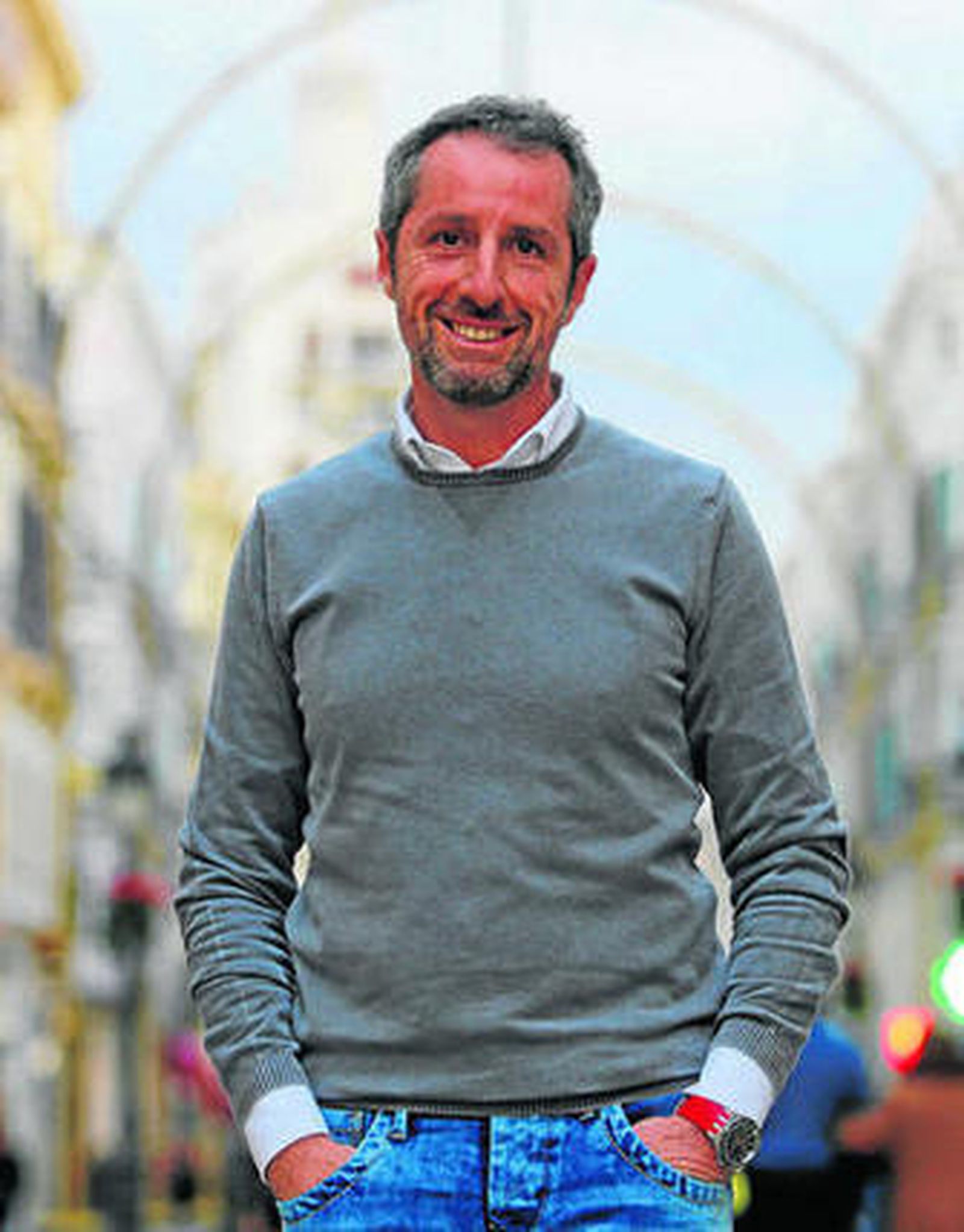 Felipe R. Navarro (Málaga, 1969).