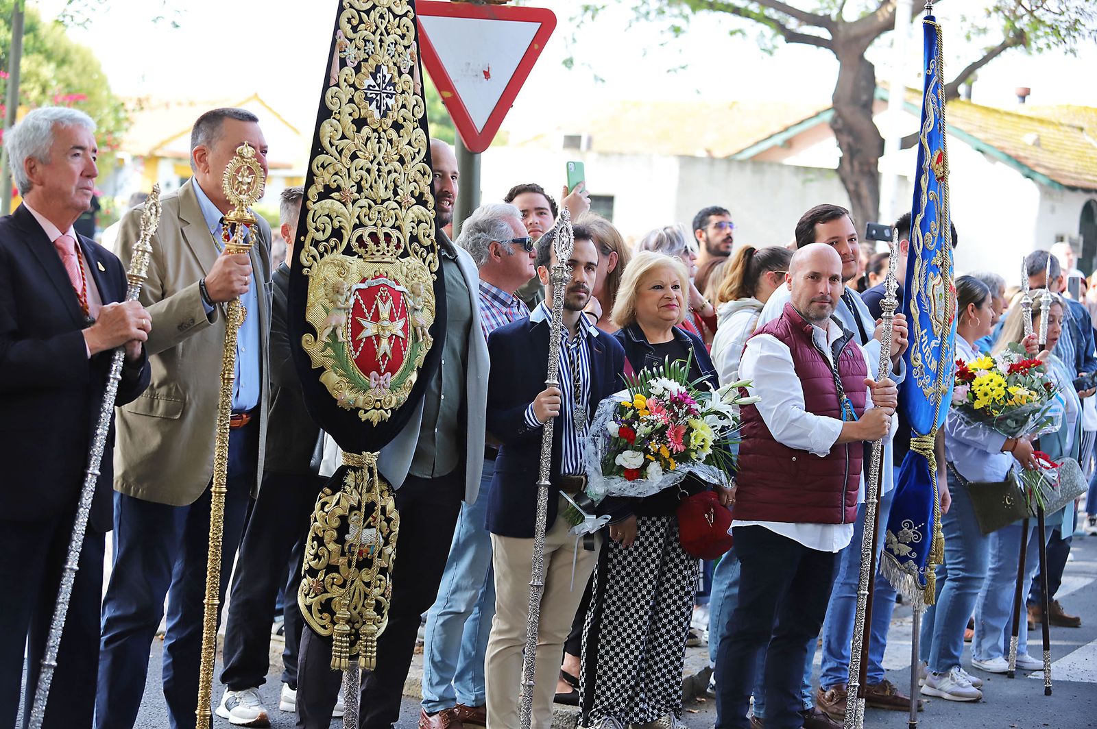 El Rocío 2023: Imágenes de la Hermandad de Emigrantes en su salida de Huelva