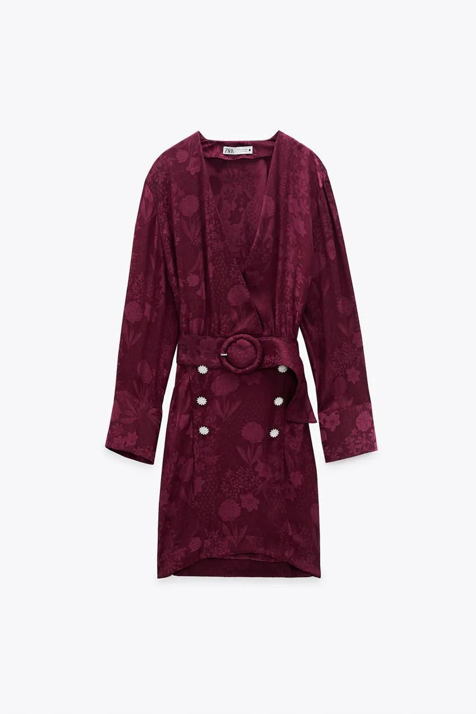 Vestido morado de Zara.