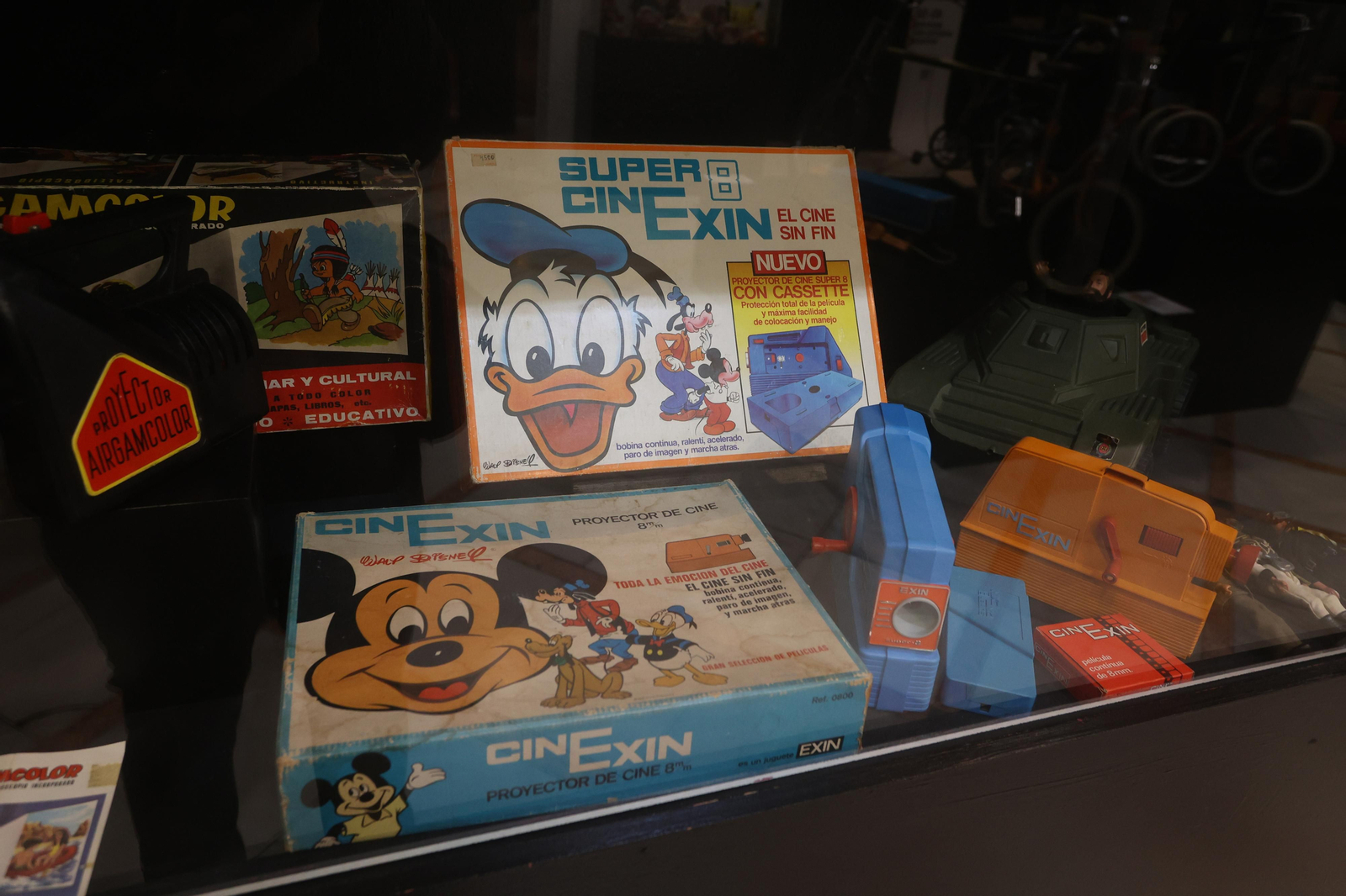 Exposición de juguetes antiguos en el Mercantil