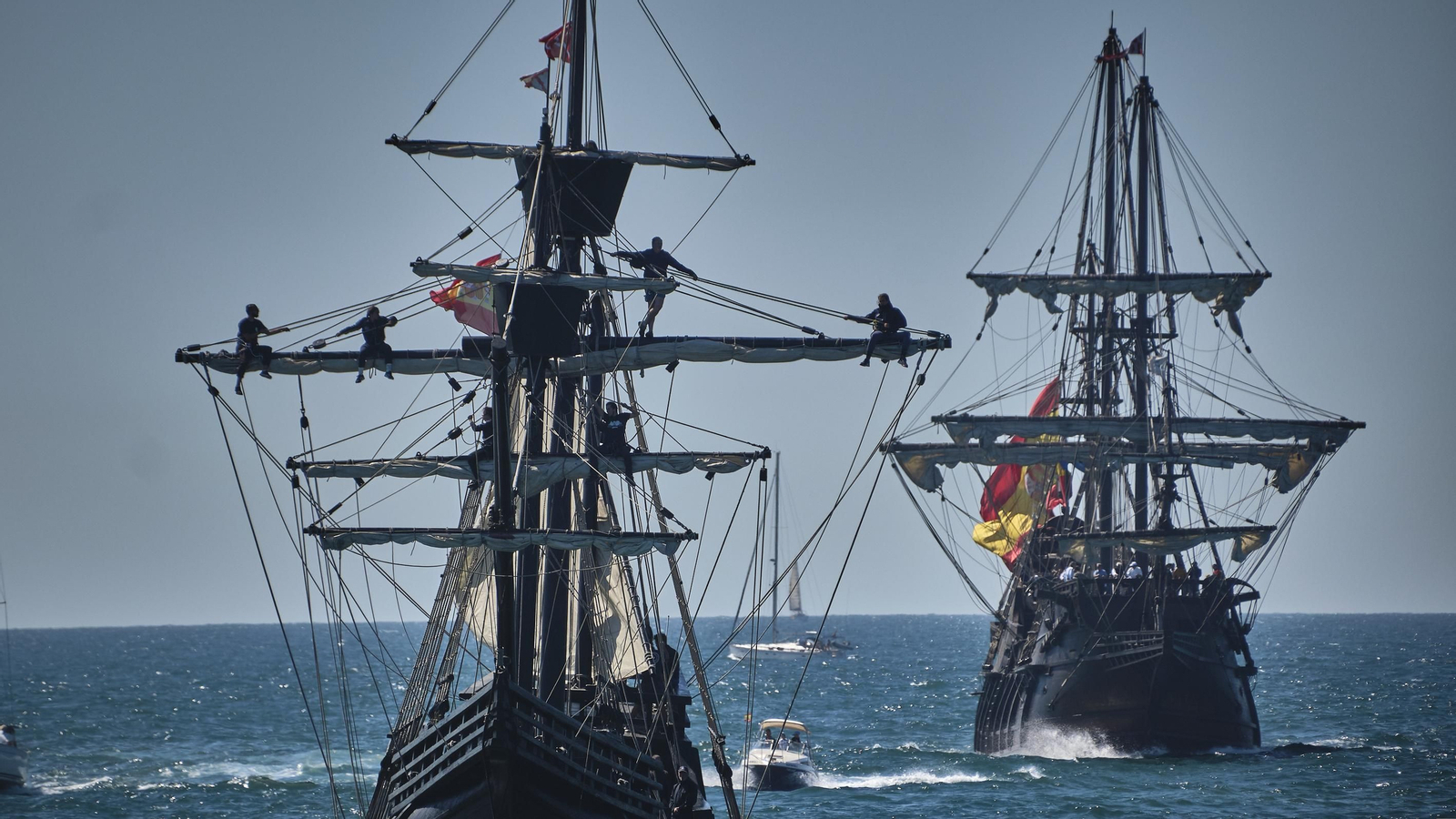 Parada naval y aérea en homenaje a Elcano en aguas de Sanlúcar. Parada naval y aérea en homenaje a Elcano en aguas de Sanlúcar.