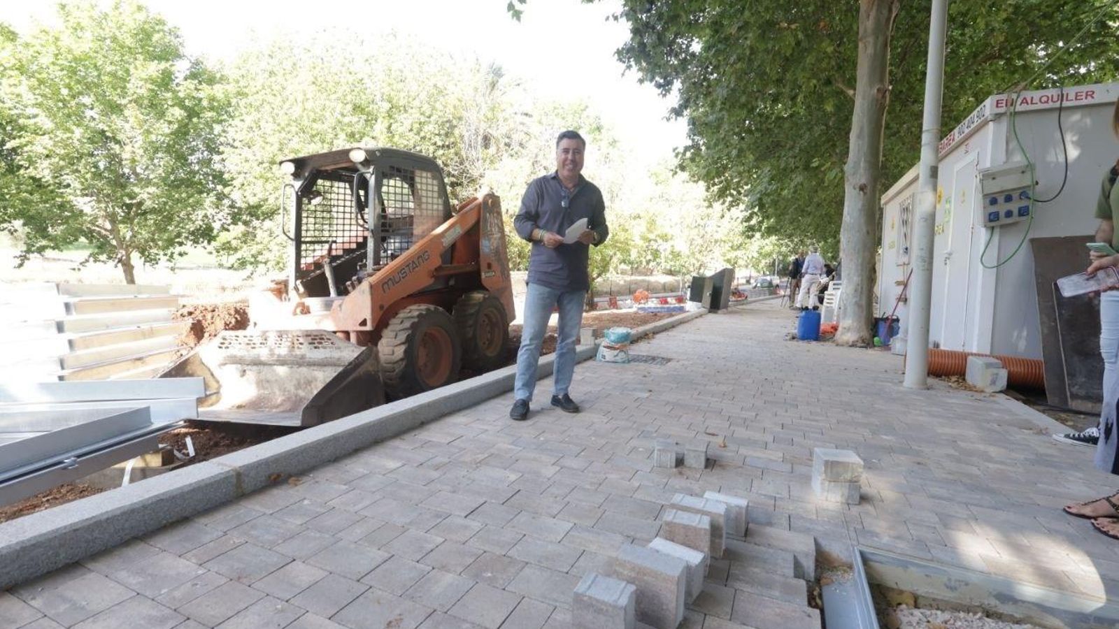 Miguel Ruiz Madruga, delegado de Infraestructuras, en la que será la nueva zona verde de El Naranjo Miguel Ruiz Madruga, delegado de Infraestructuras, en la que será la nueva zona verde de El Naranjo