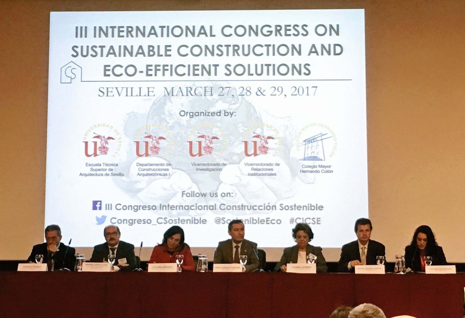 Autoridades que inauguraron ayer el congreo internacional.