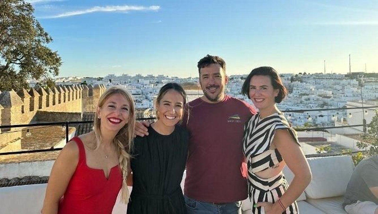 Andrea Pascual, Gema Navarro, Pablo Monasterio y Claudia Pascual, durante la inauguración de la terraza del hotel.