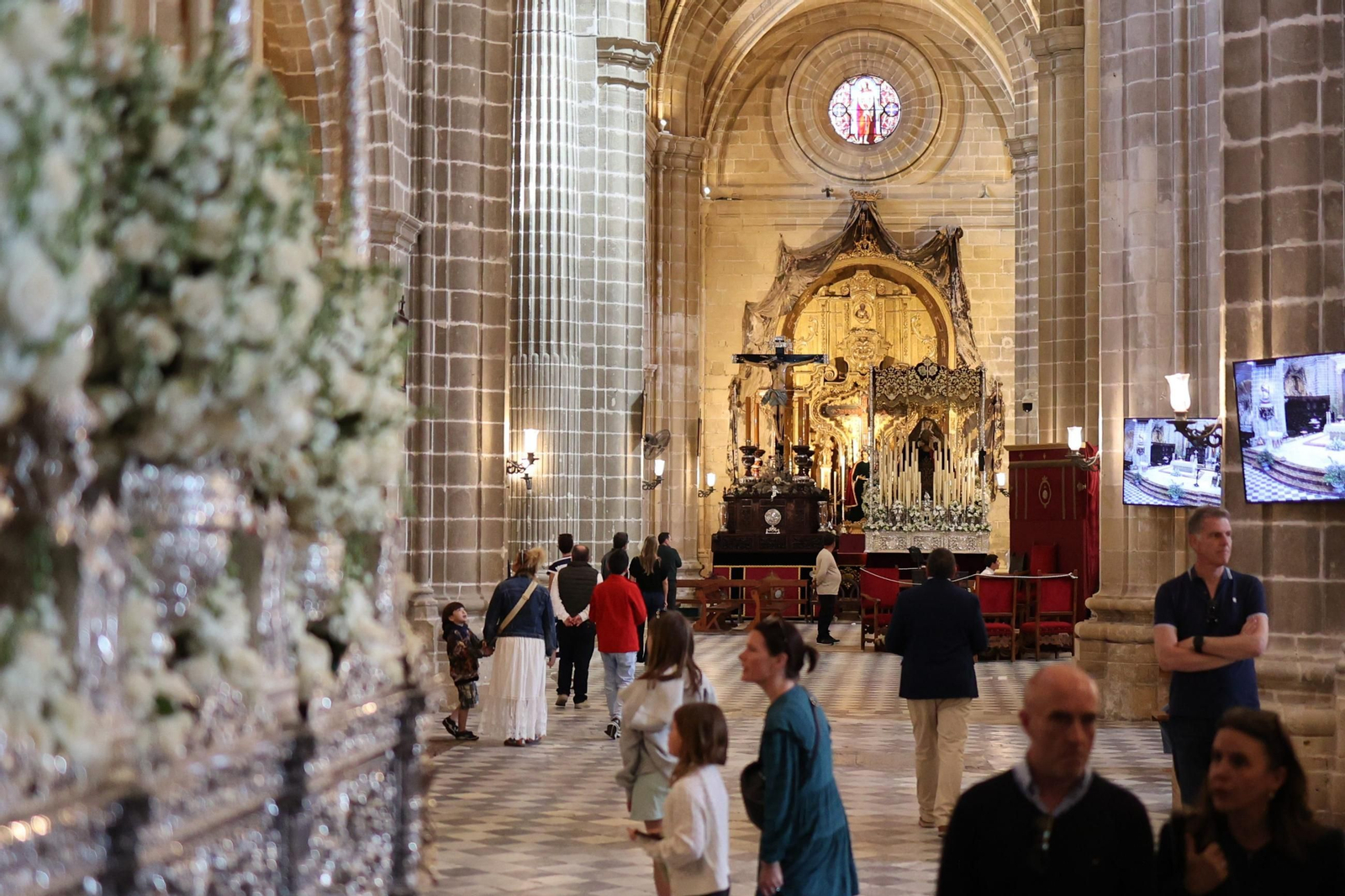 Así está la Catedral de Jerez con ocho pasos procesionales Así está la Catedral de Jerez con ocho pasos procesionales