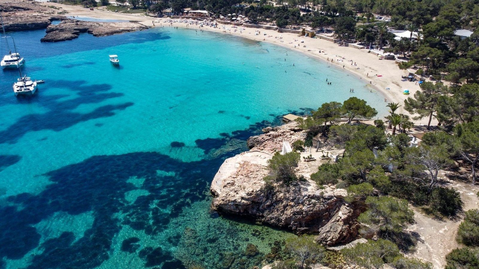 Cala Bassa, en Ibiza.