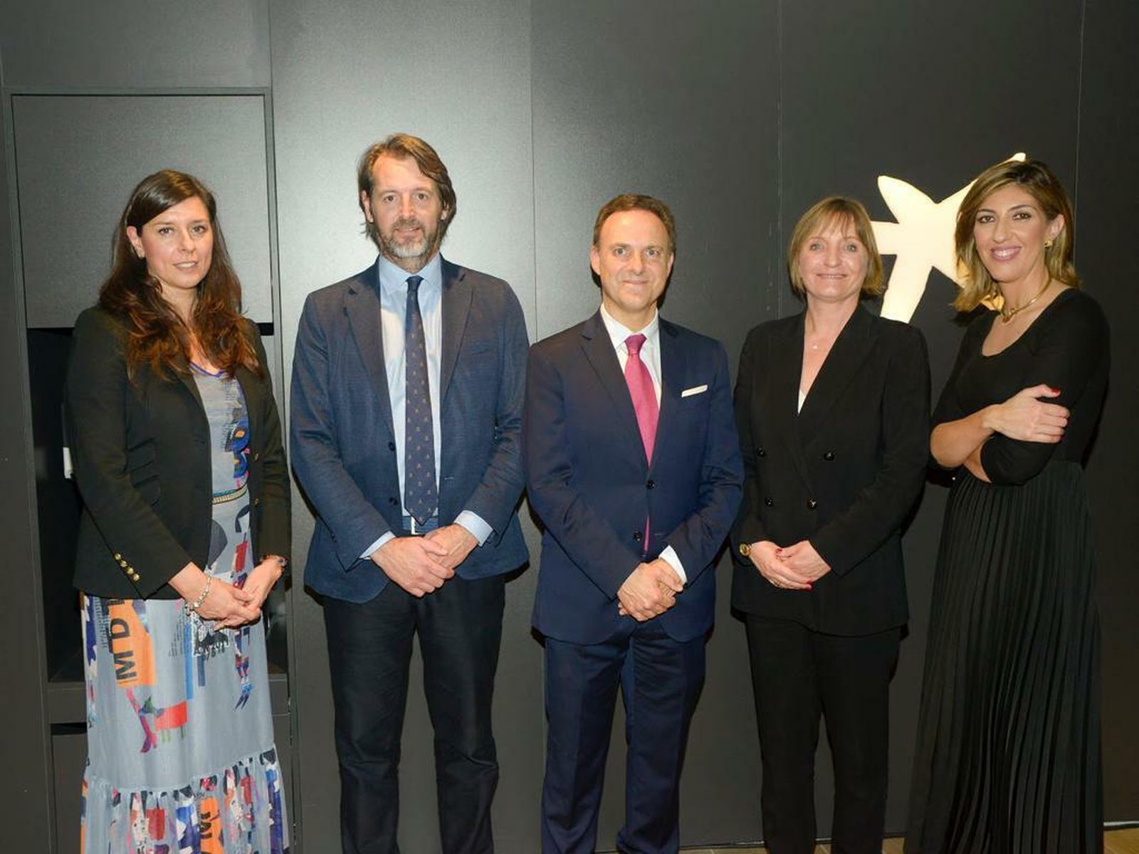 Una imagen de la inauguración de la nueva oficina de CaixaBank.