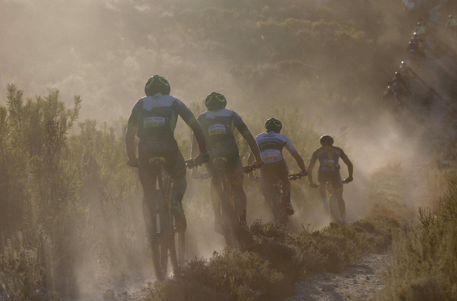 Juntos, pero cada vez más separadosMejor levantar polvo que quemar gomaLa sonrisa de un campeón eterno