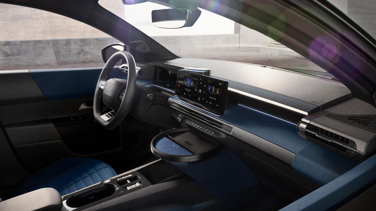 La interpretación del salpicadero es muy original, con una mesa, cuya utilidad puede ser o no discutible, surgiendo en la zona central del mismo.