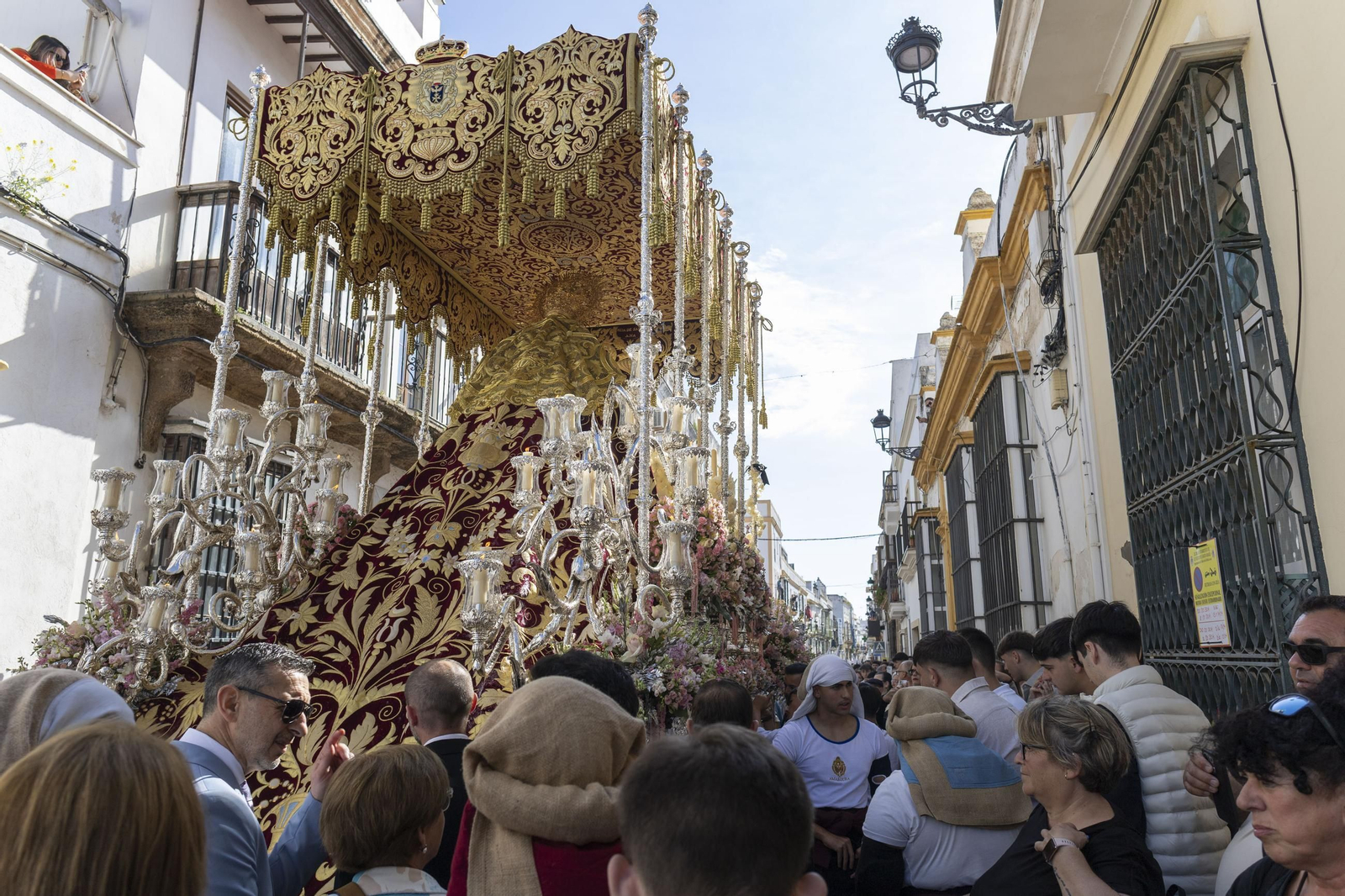 Imágenes de la salida de Flagelación en la Semana Santa de El Puerto 2025