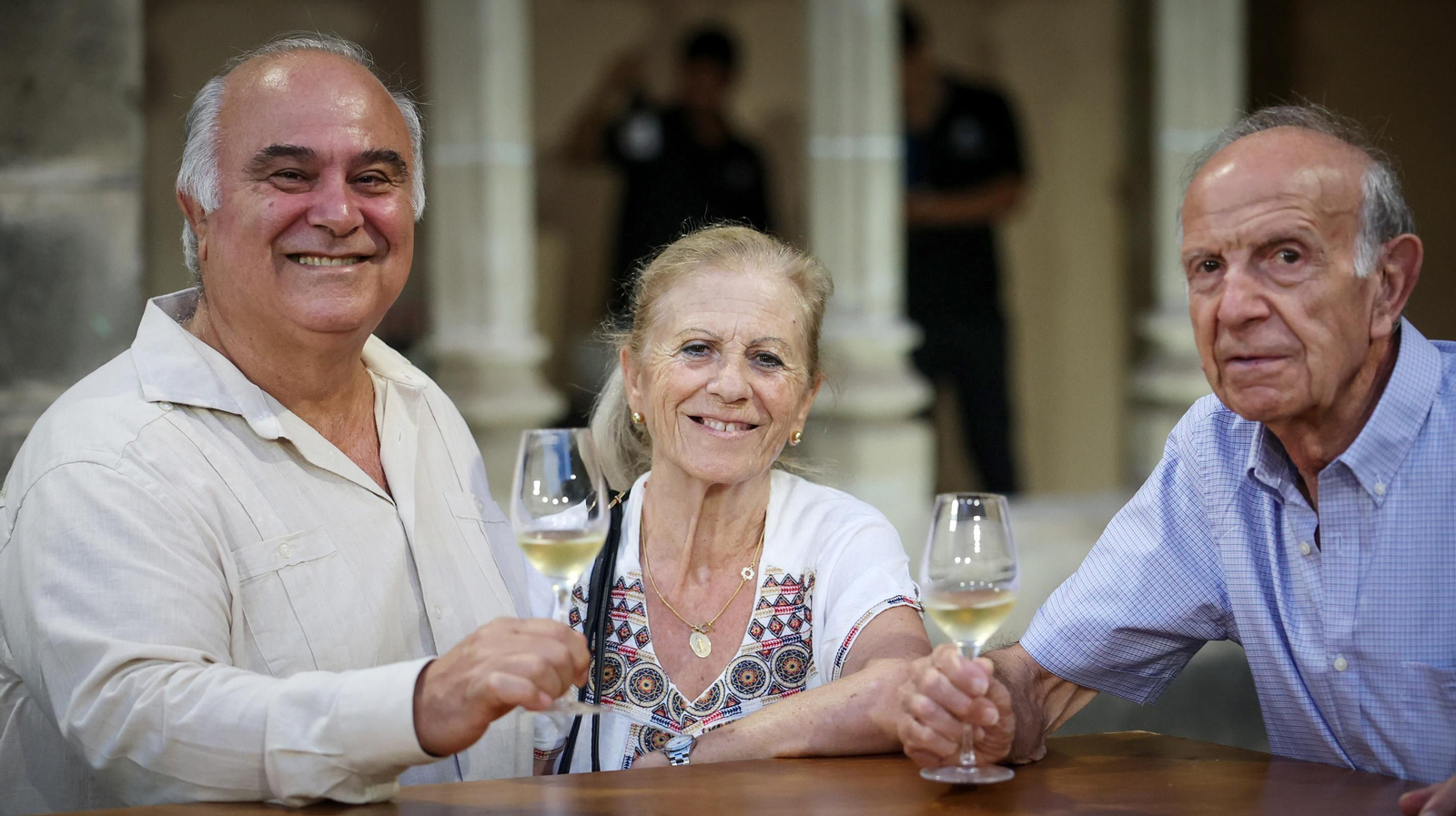 Éxito de 'Entrevinos tintos y blancos' en los Claustros de Jerez