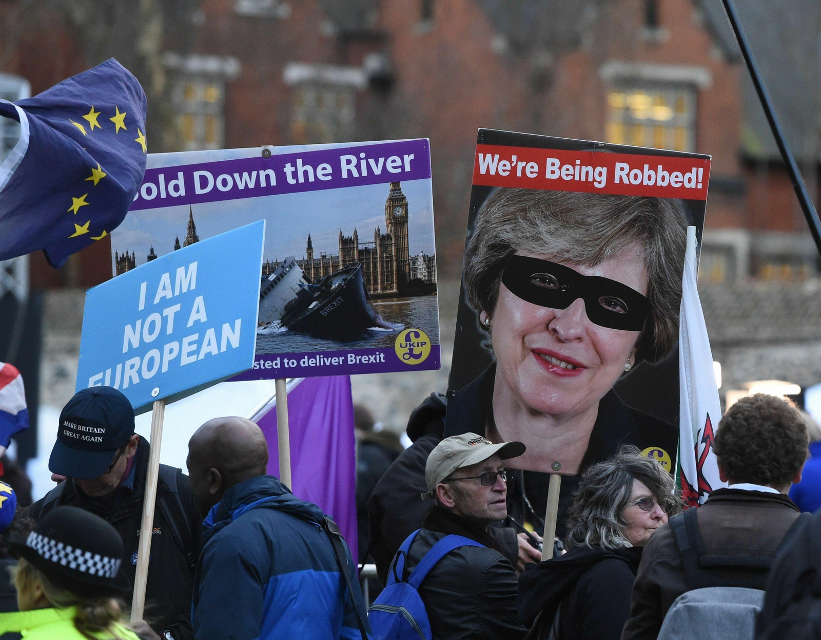 Partidarios del Brexit, frente al Parlamento británico.