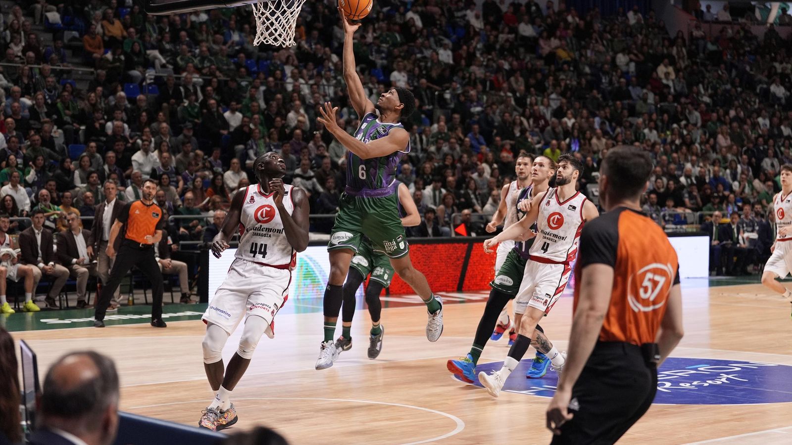 El Unicaja-Casademont Zaragoza, en fotos