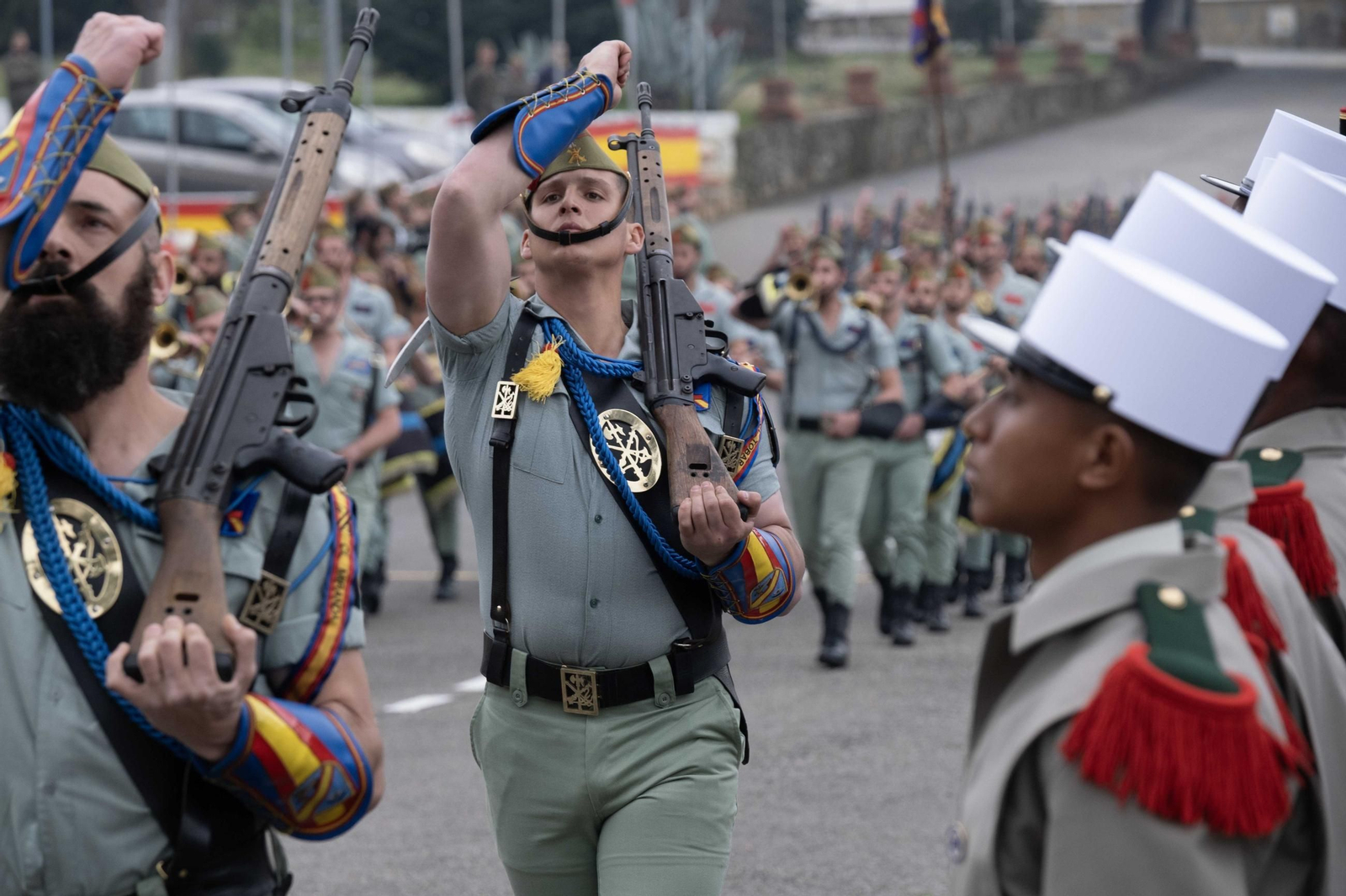 Entrega del 'Képi blanc' a los nuevos efectivos de la Legión Extranjera francesa en Ronda, en imágenes