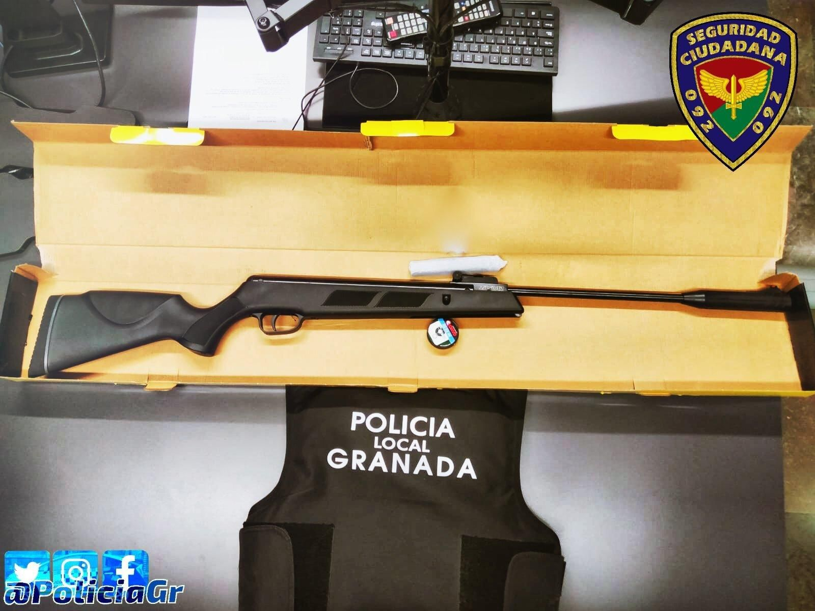 Requisan una carabina a un francotirador de patos en el parque García Lorca de Granada