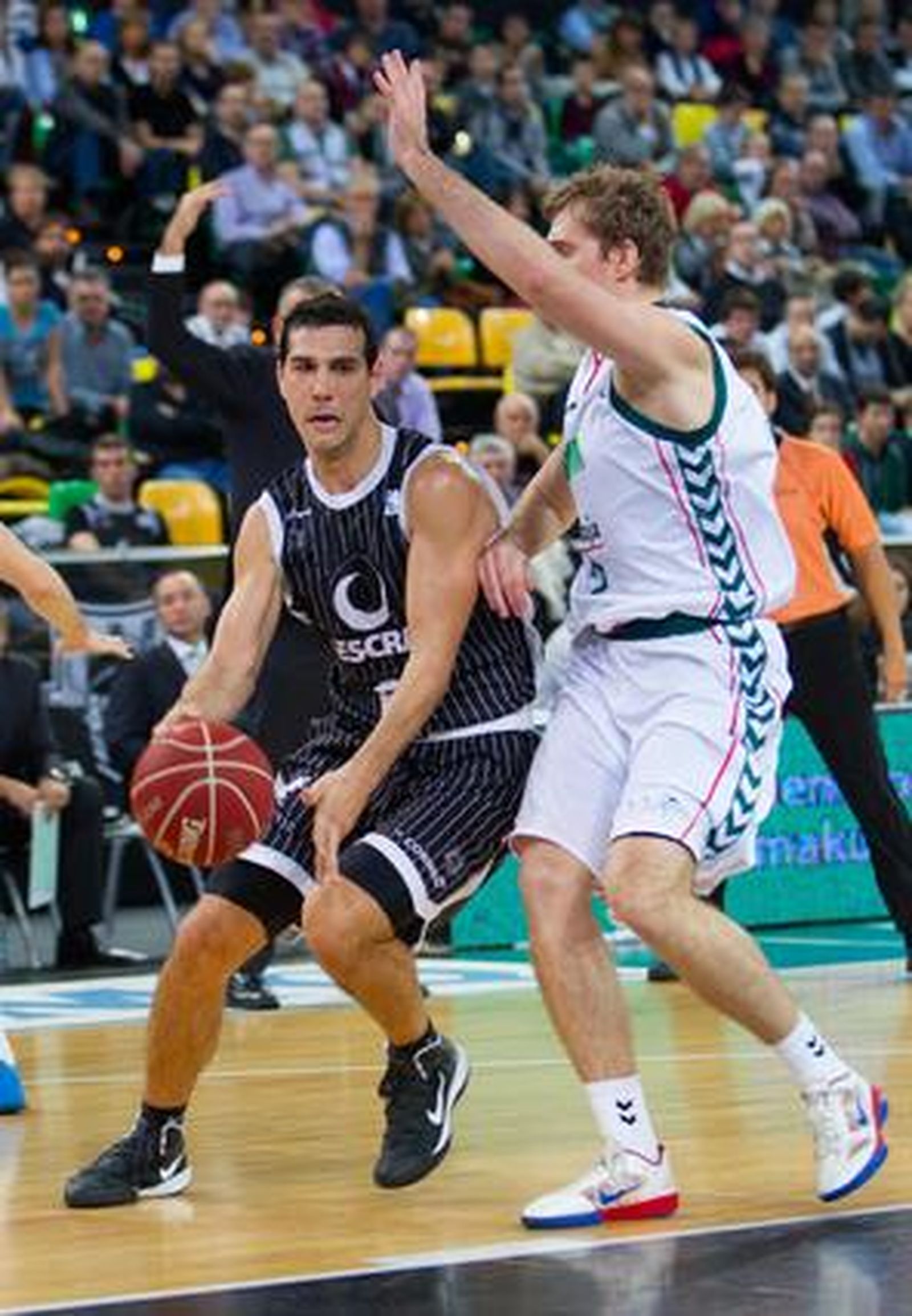 Ante un equipo de nivel similar y con cualidades parecidas como el Gescrap, el Unicaja ve cortada su racha de victorias y evidencia sus carencias ocultadas en esta secuencia triunfal previa.

Foto: Aitor Arrizabalaga