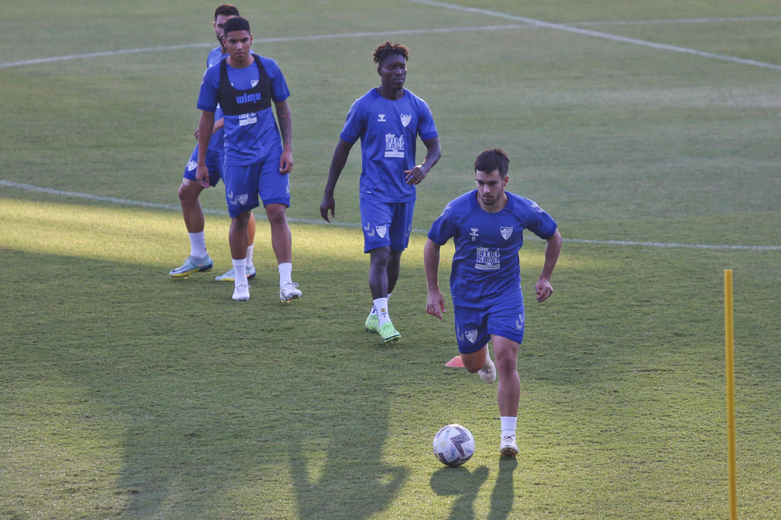 Galería de fotos: Lumor sigue como uno más en una sesión complicada para el Málaga CF Galería de fotos: Lumor sigue como uno más en una sesión complicada para el Málaga CF