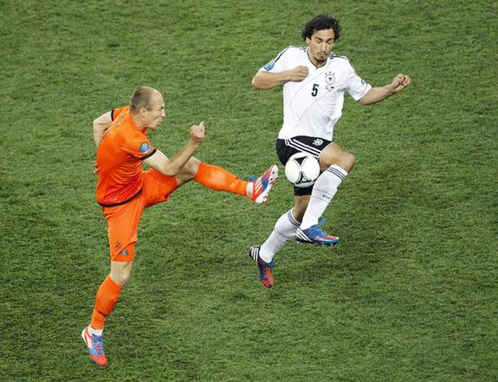 Alemania da un golpe en la mesa al vencer 1-2 a Holanda.

Foto: EFE