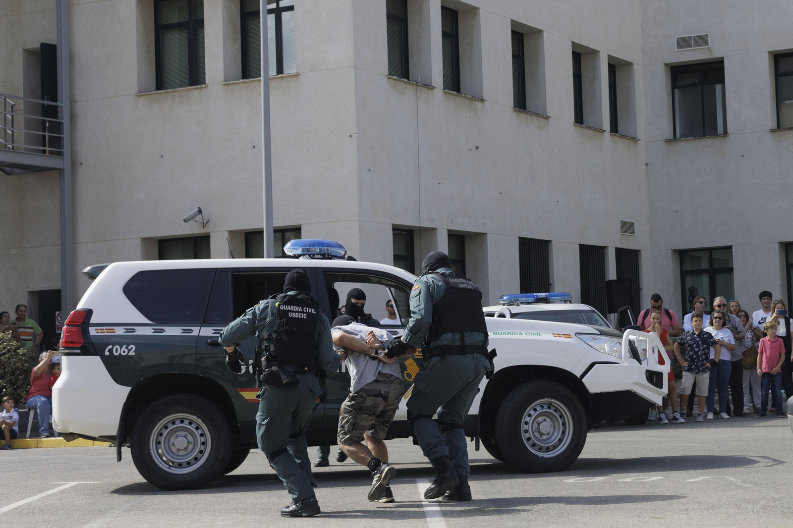 Todas las imágenes de la Jornada de Puertas Abiertas en la Guardia Civil de Cádiz