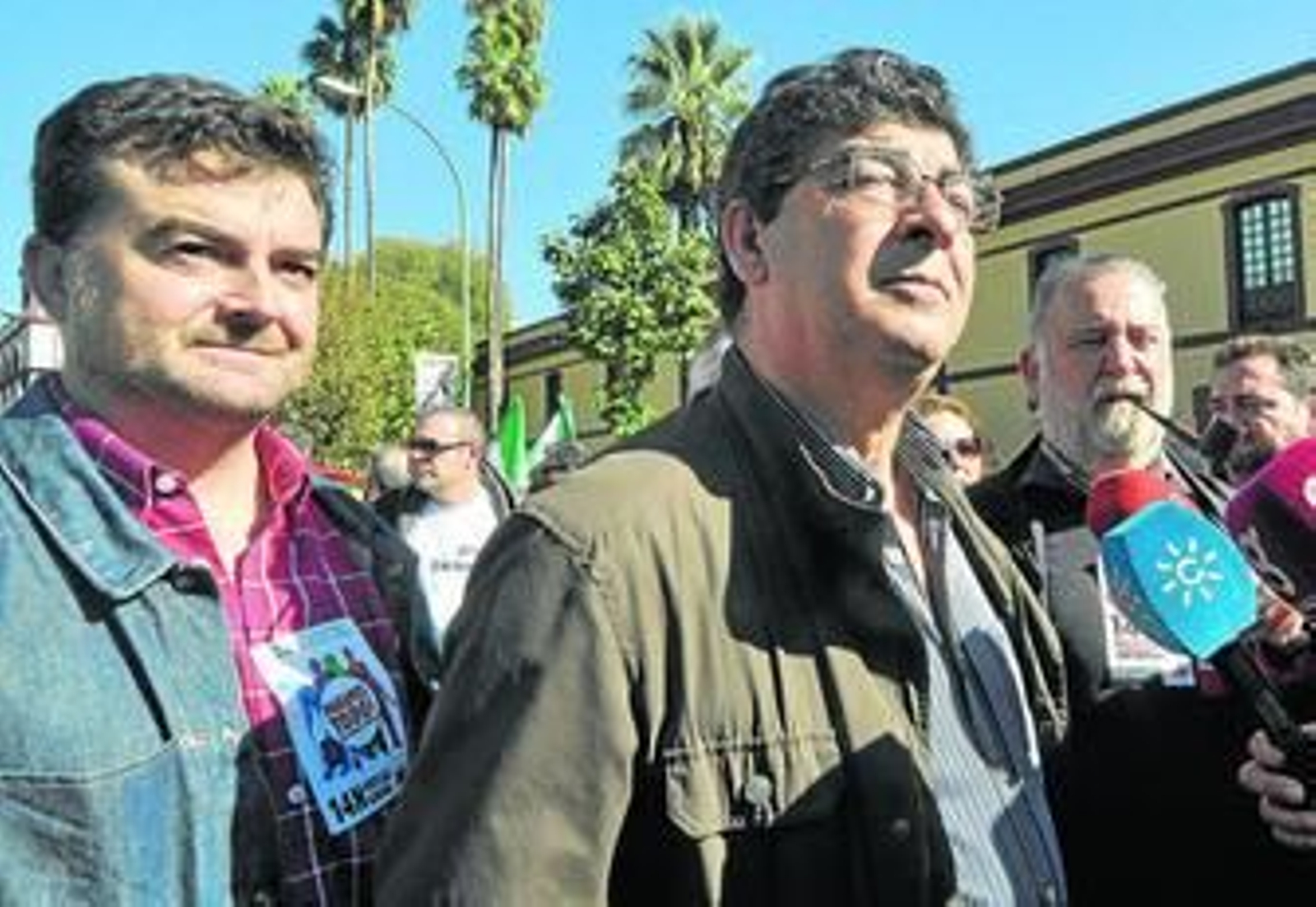 Valderas e IU se alinean sin reparos con los descontentos