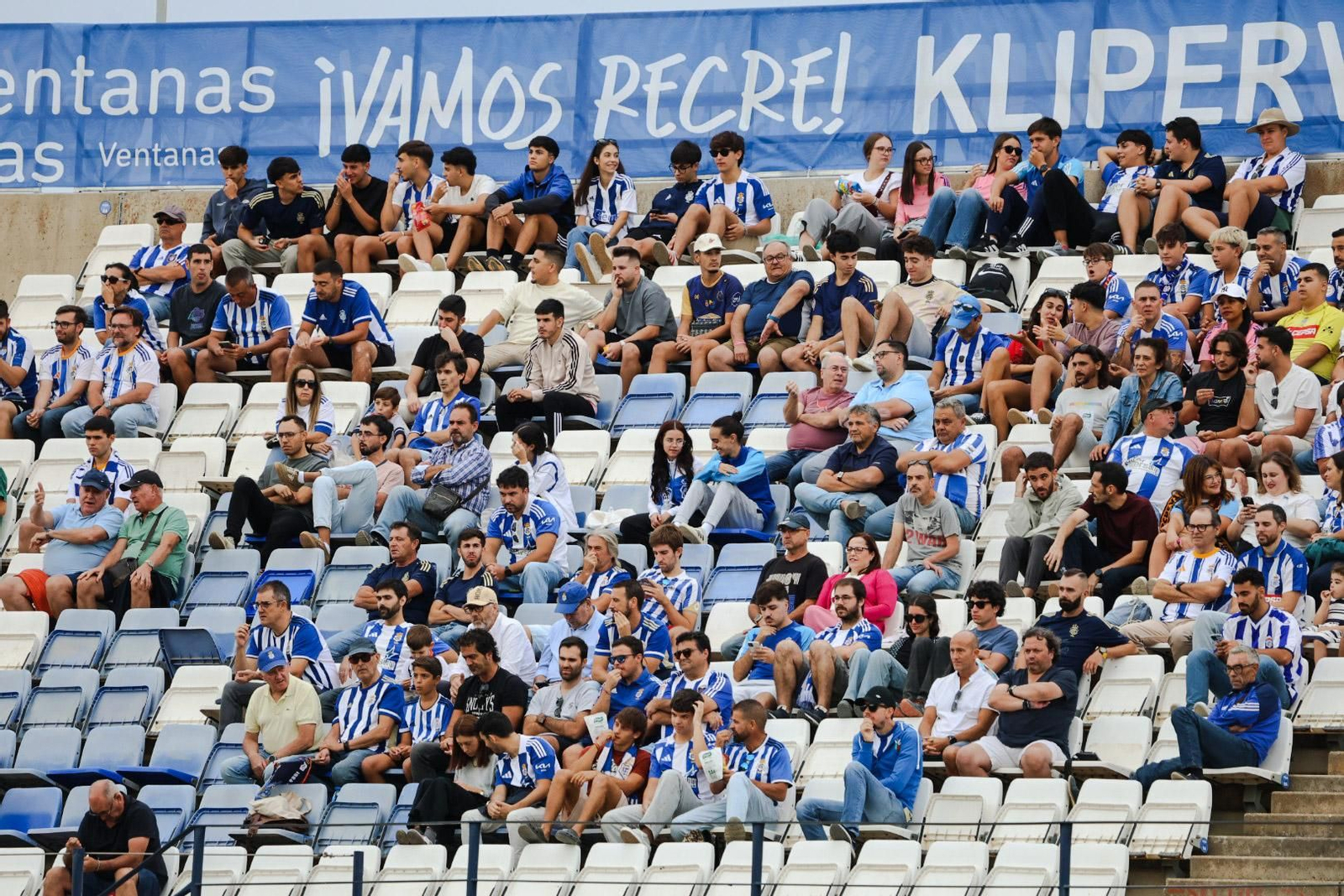 Búscate en las gradas del Nuevo Colombino en el Recre- Linares