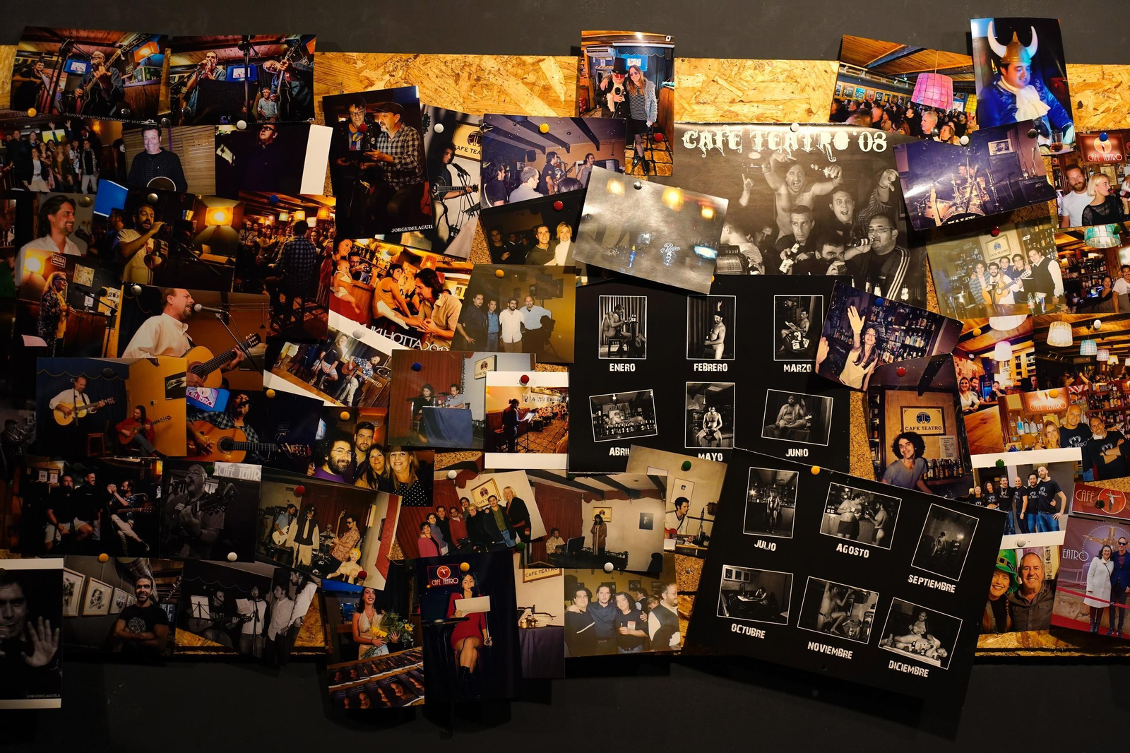 Las fotos del concierto acústico por el 25 aniversario de Café Teatro