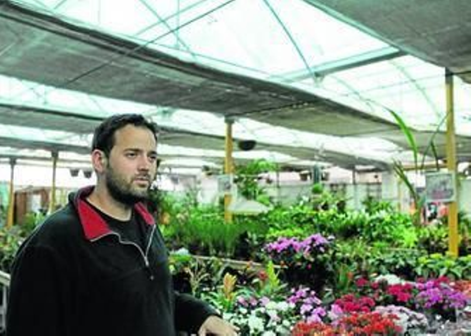 Juan José Higuera se encarga de gestionar el vivero familiar desde hace diez años.