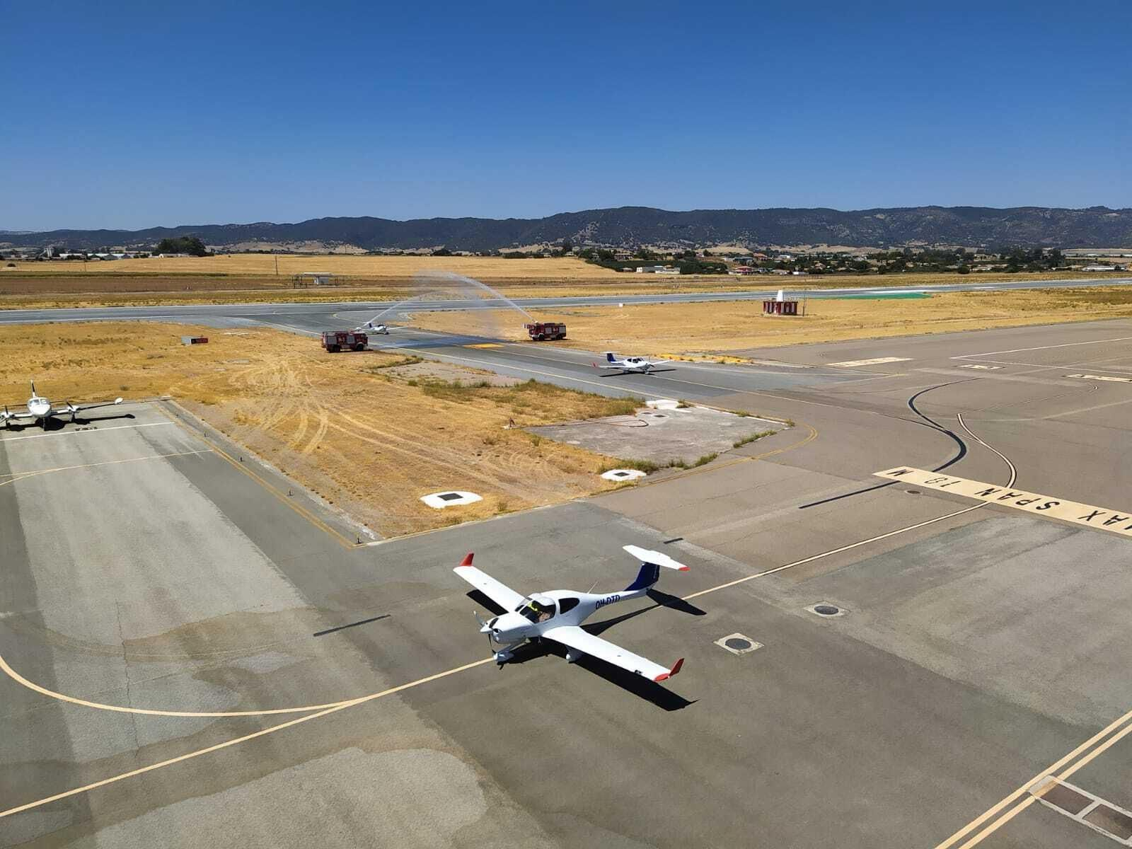 Una aeronave aterriza en el aeródromo de Córdoba.