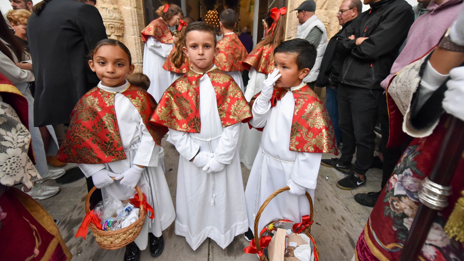 Fotos del Jueves Santo en Tarifa: Jesús Nazareno y María Santisima de la Paz