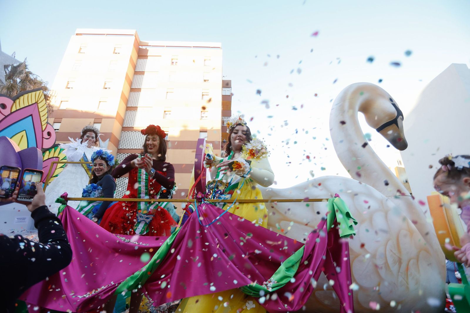 Búscate en las fotos de la cabalgata del Carnaval de Algeciras 2026