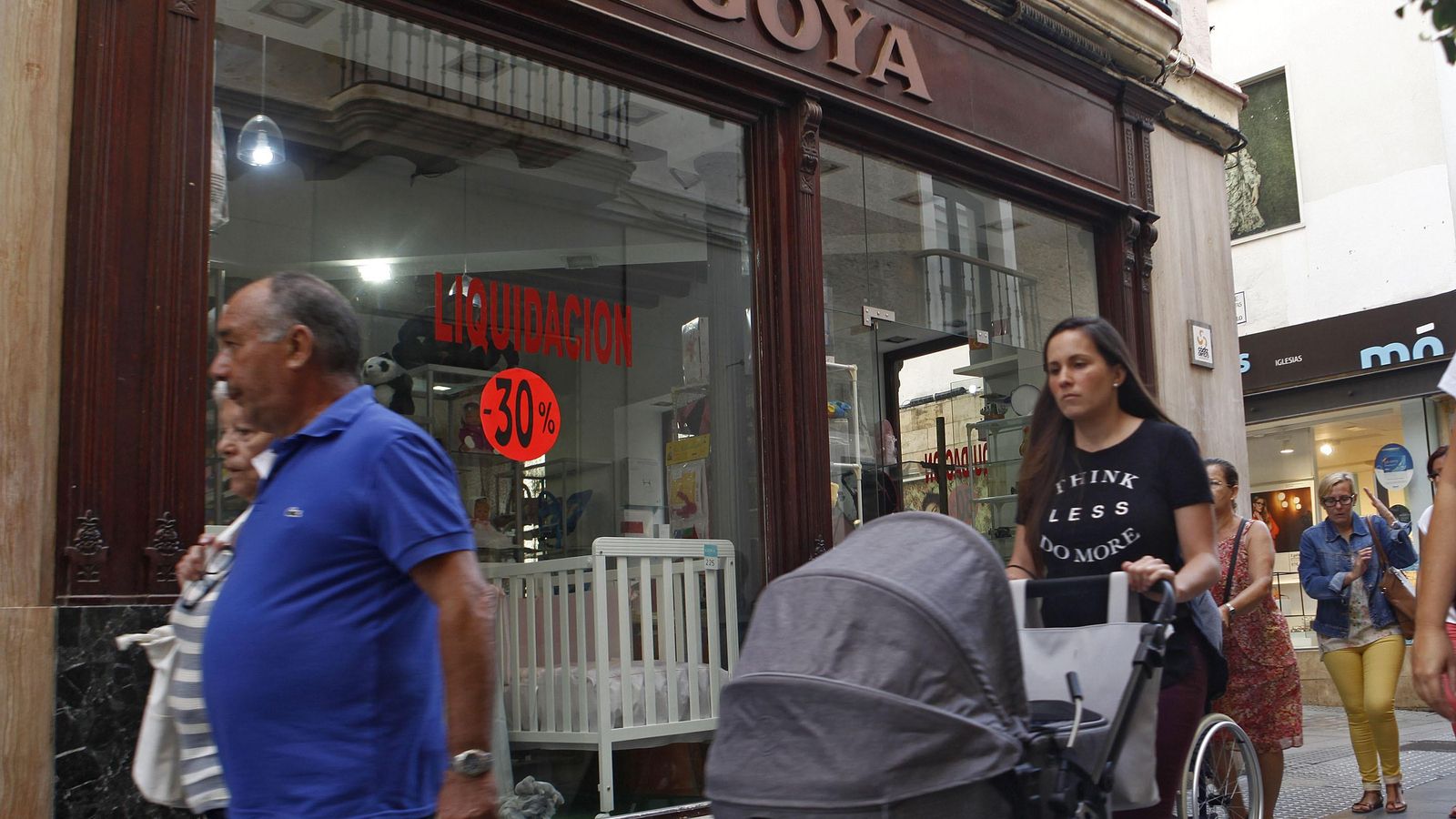 Una de las dos tiendas Goya en la calle Columela.