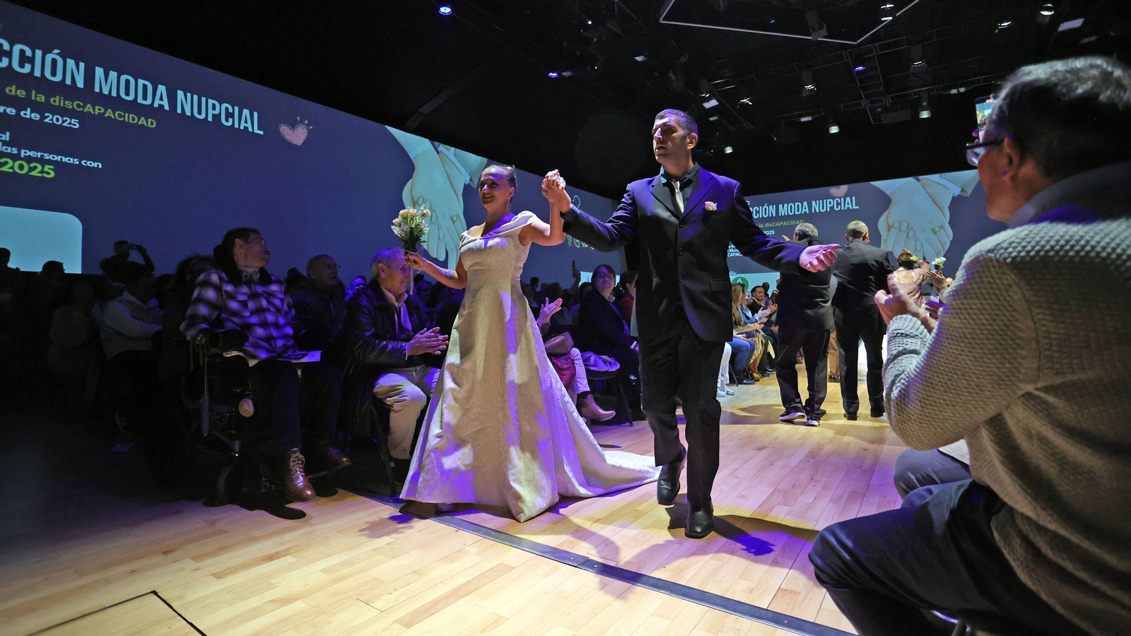 Uno de los desfiles de la 'Pasarela de la Inclusión' en la Atalaya por el Día de la Discapacidad.