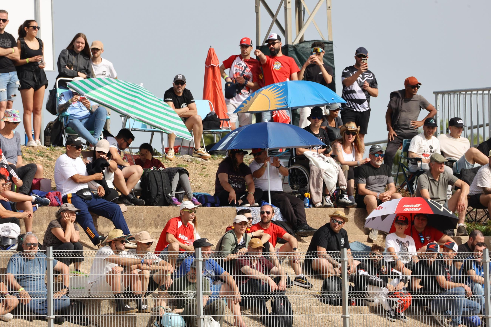 Ambiente del viernes en las gradas del Circuito de Jerez - Ángel Nieto