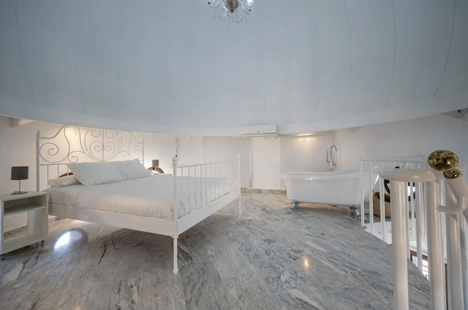 ¿Te gustaría alojarte en la cúpula del antiguo Hotel París de Huelva?