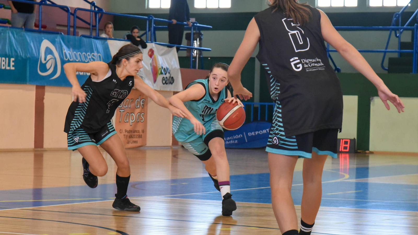 Las fotos de la ultima jornada del Andaluz infantil femenino de baloncesto en La Línea