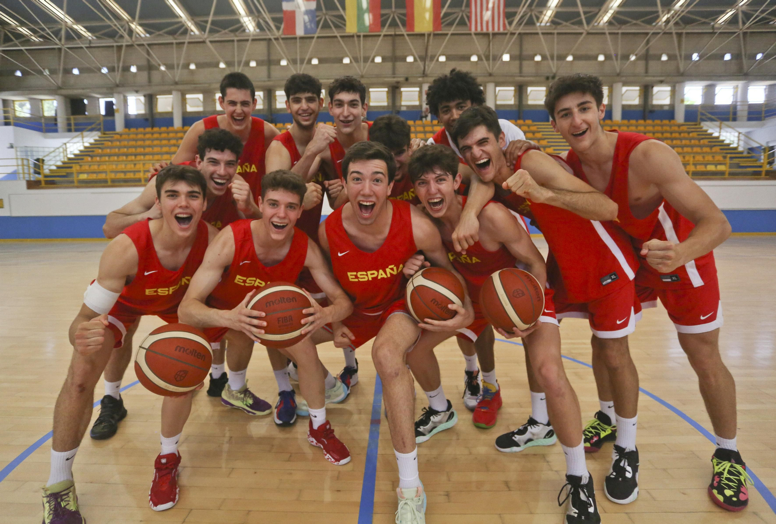 Las fotos de España sub 17 en Fuengirola