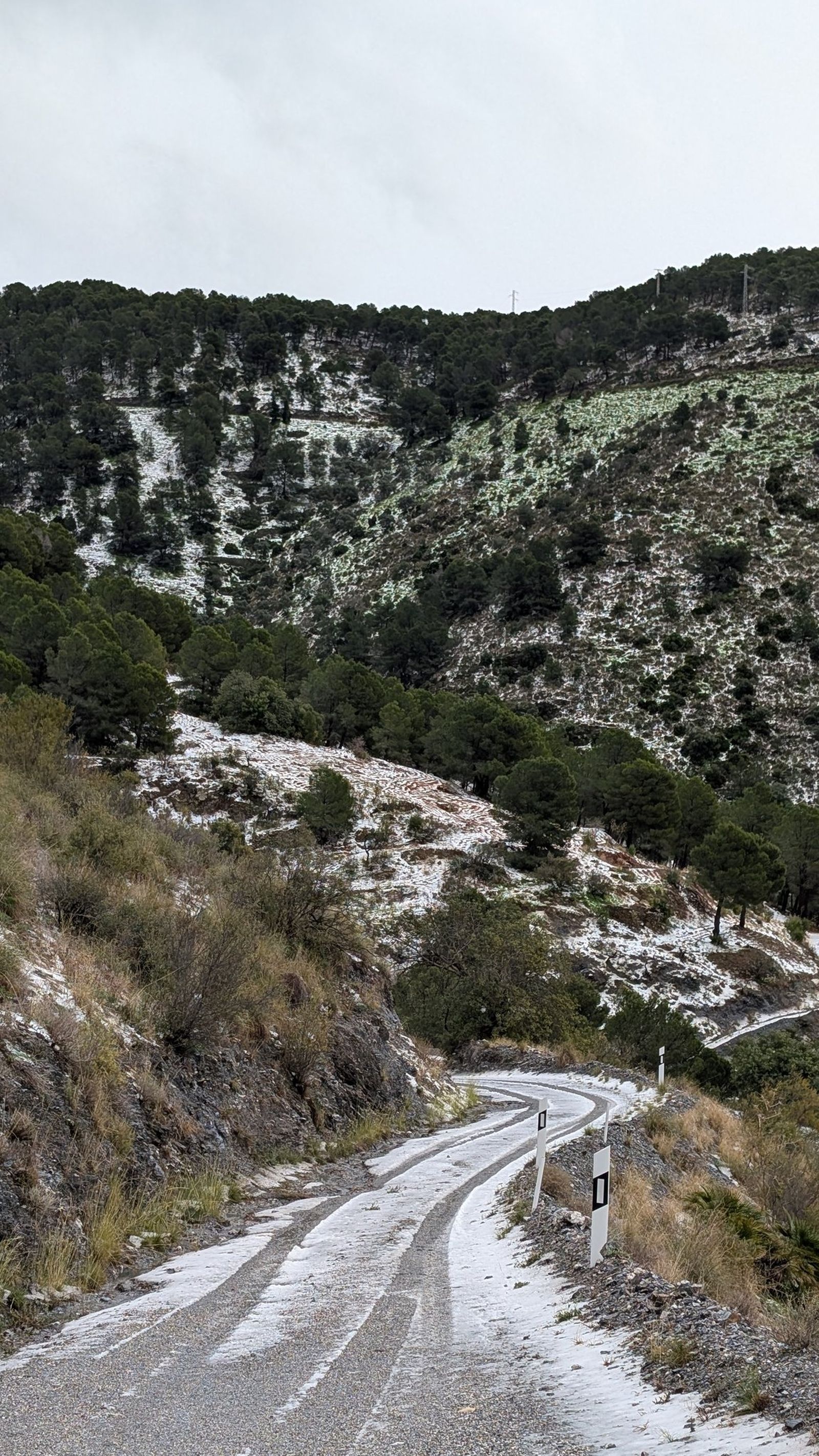 El granizo cubre la Sierra Lújar y la Sierra del Conjuro en la Alpujarra de Granada: las imágenes