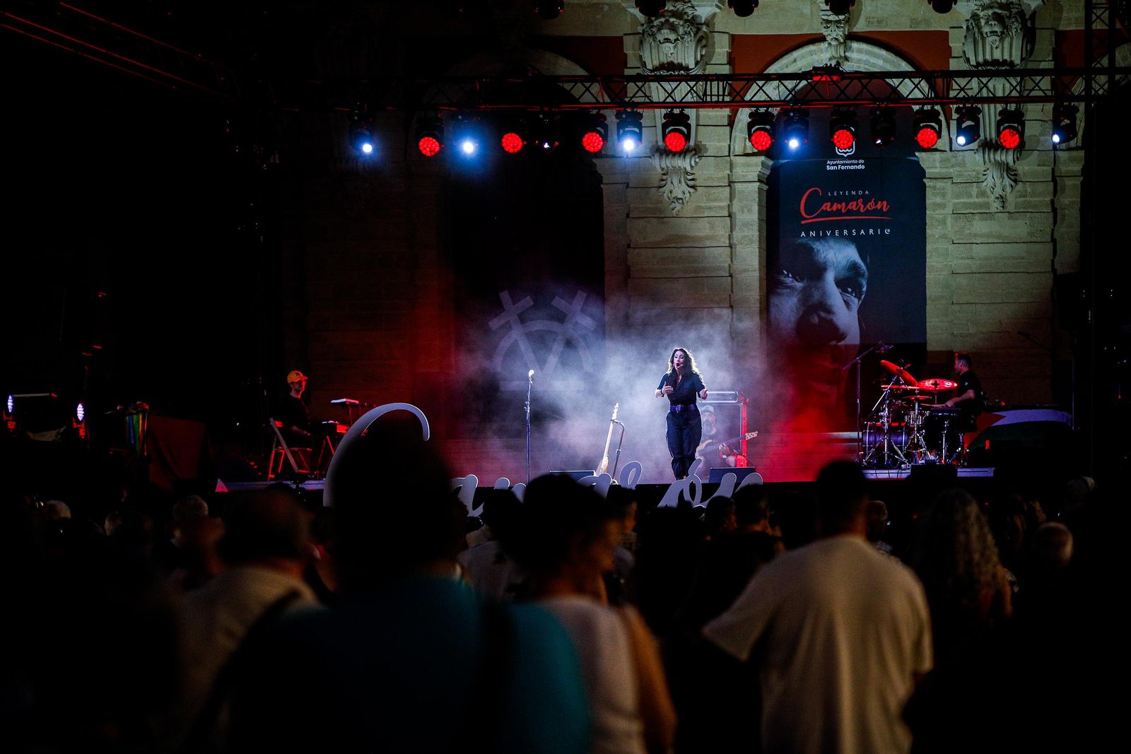 Imágenes del homenaje a Camarón en San Fernando: concierto de La Tremendita y Califato 3/4