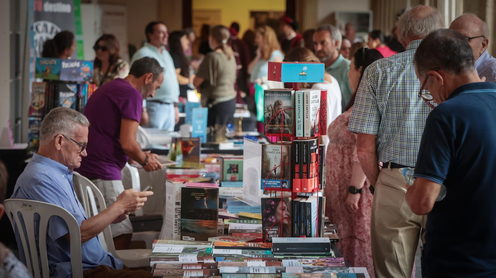 Imágenes del primer día de la Feria del Libro de Jerez