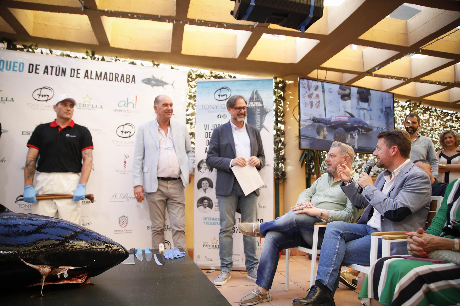 El ronqueo del atún en el Espacio Gatronómico Tony García, en imágenes