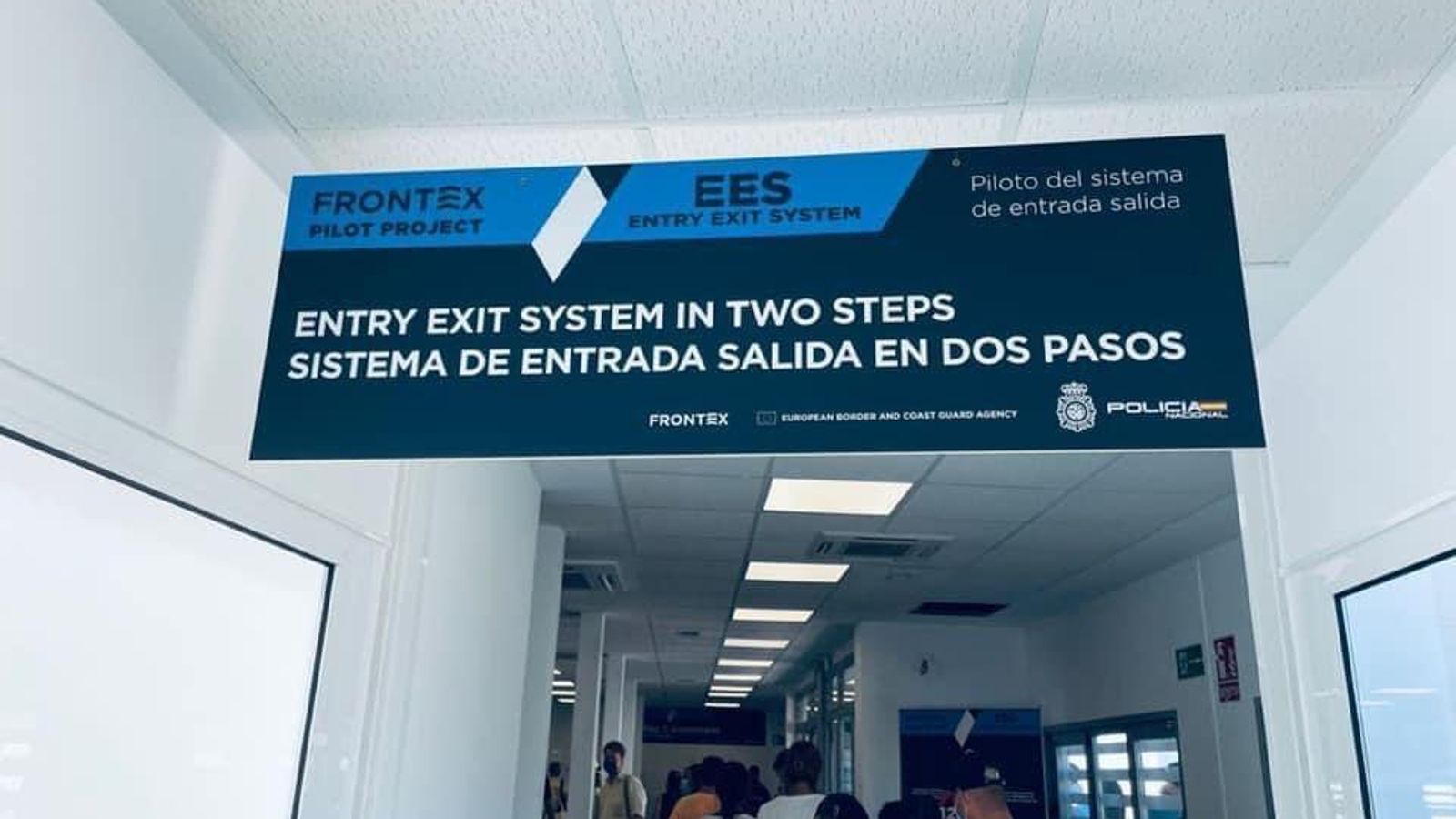 Cartel del nuevo sistema.