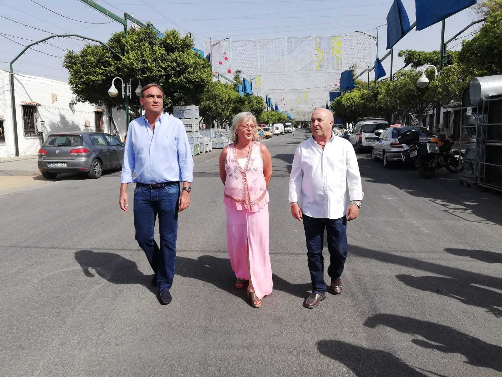 Rambla, Porras y González pasean por el Real de la Feria de Málaga