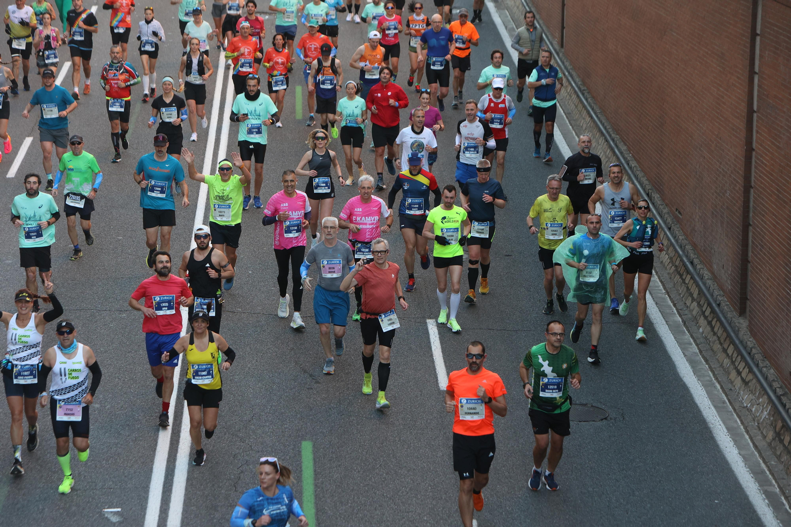 Búscate en la Zurich maratón de Sevilla