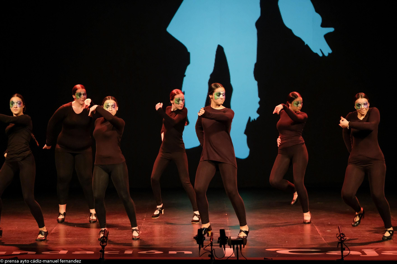 La final comenzó con un homenaje a Juan Carlos Aragón y Manolo Santander a cargo de los alumnos de la Escuela de Artes Escénicas Marta Ortiz.