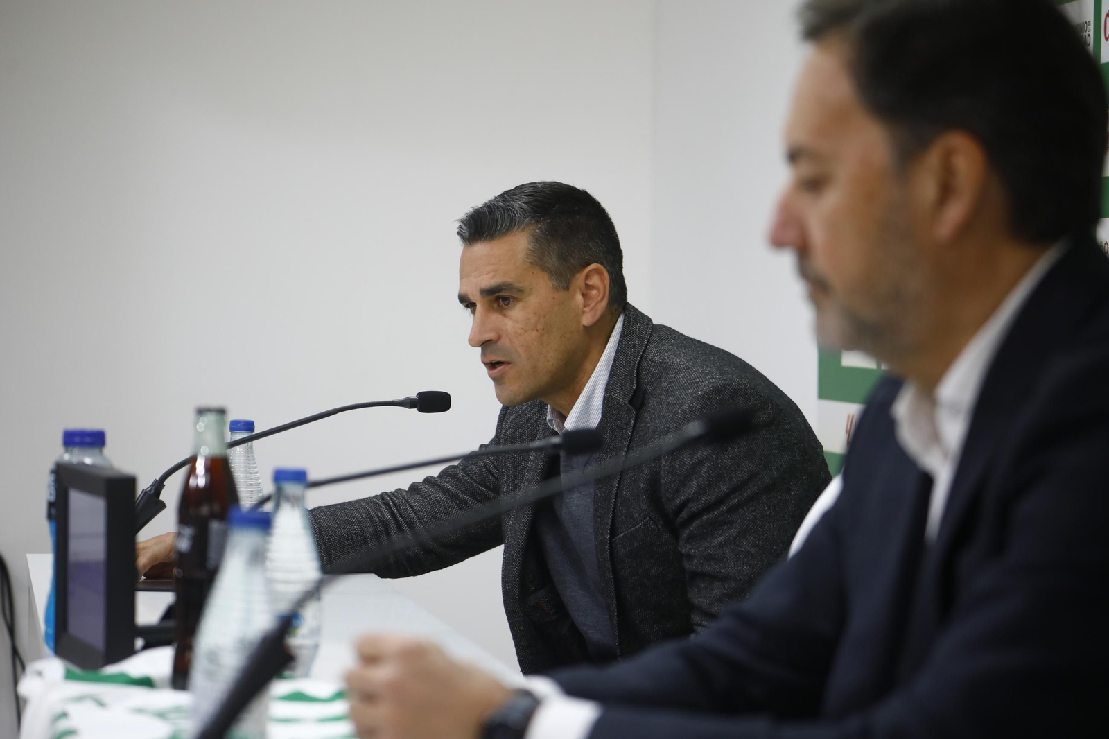 Las mejores fotos de la presentación de Del Moral como jugador del Córdoba aCF