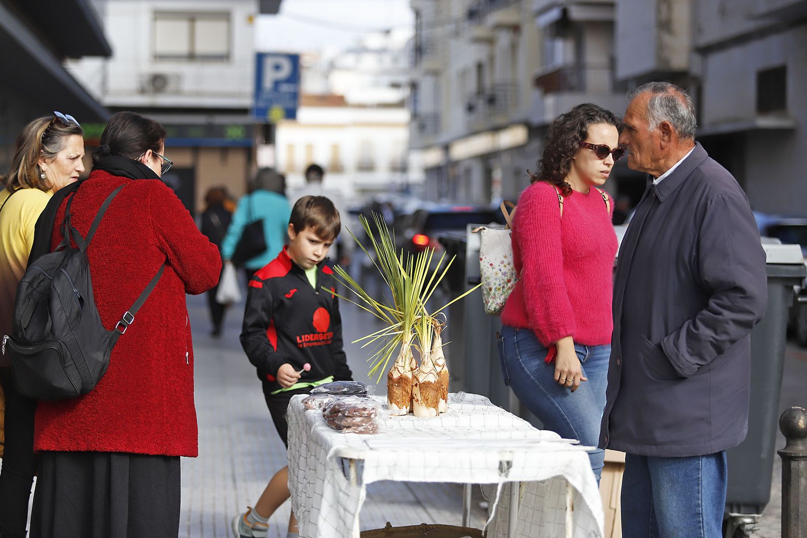 Imágenes del ambiente en el zoco del Mercado del Carmen