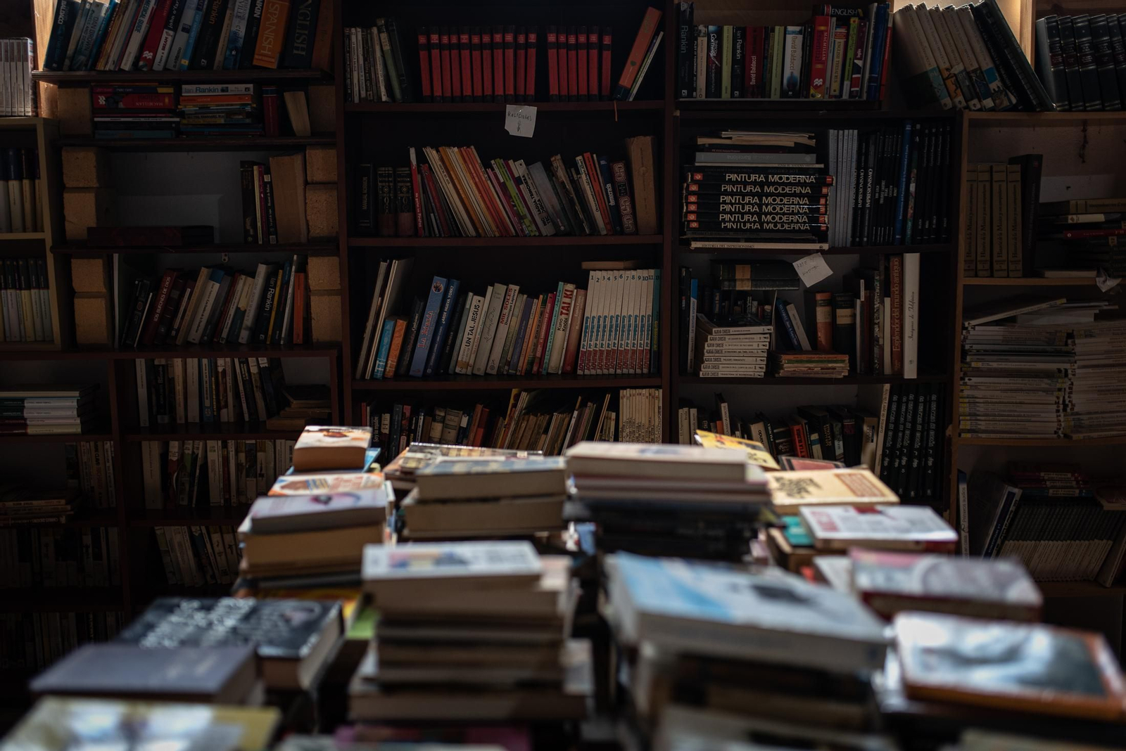 Una visita a la tienda de Traperos de Emaús en imágenes