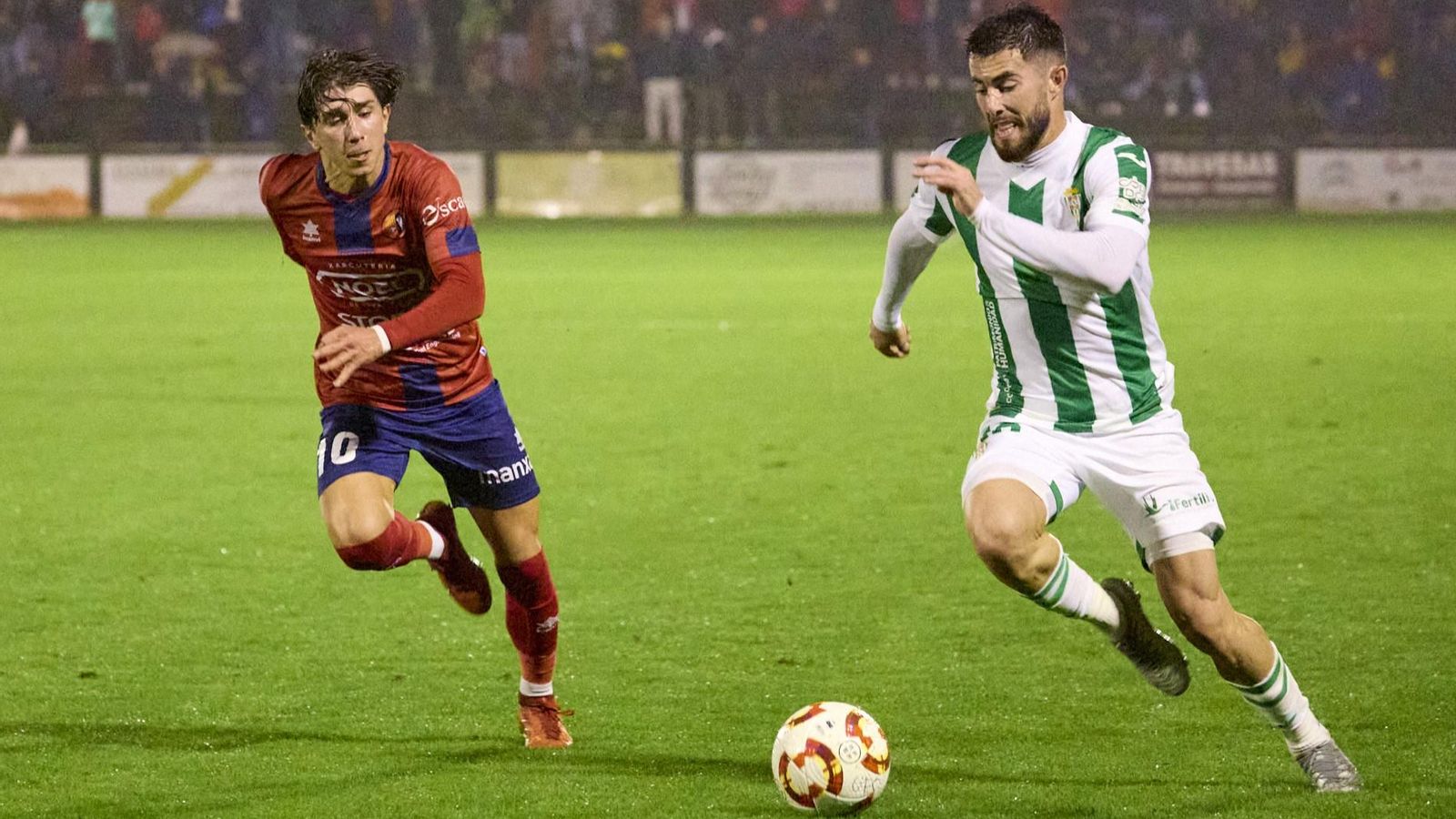 Jacobo intenta marcharse de Terma en el Olot - Córdoba CF.