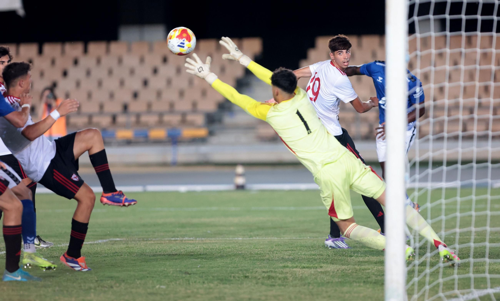 Imágenes del Trofeo Pepe Ravelo entre Xerez DFC contra Sevilla Atlético en Chapín